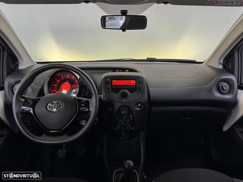 Toyota Aygo x-business - 36
