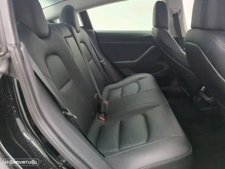 Tesla Model 3 Long-Range Dual Motor AWD - 4