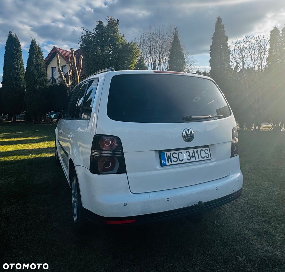 Volkswagen Touran - 3