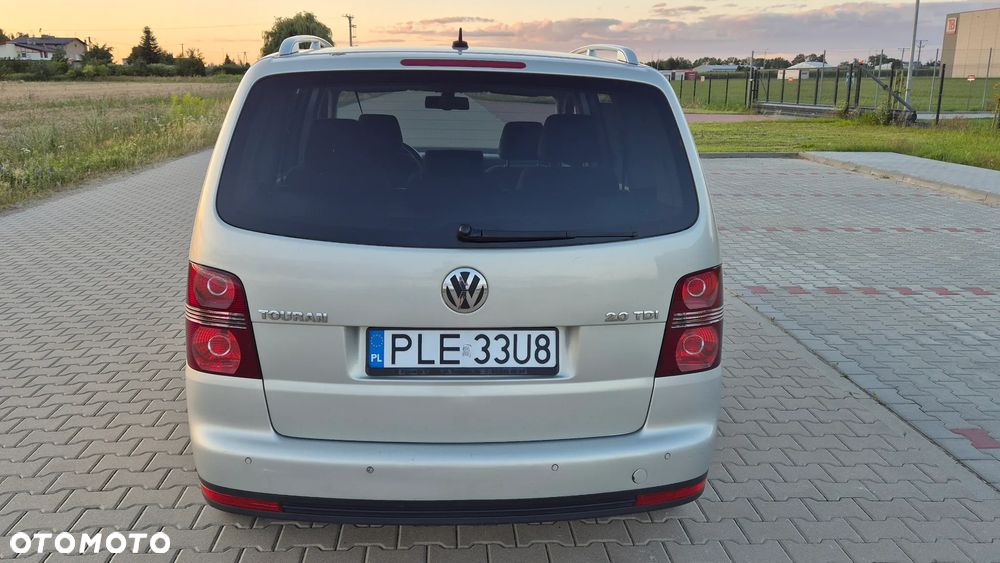 Volkswagen Touran 2.0 TDI Highline - 14