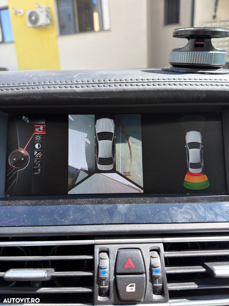 BMW Seria 5 530d xDrive AT - 23