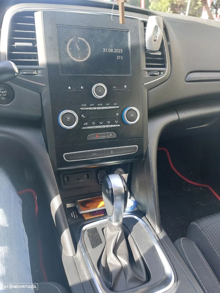 Renault Mégane Sport Tourer ENERGY dCi 110 EDC LIMITED - 10