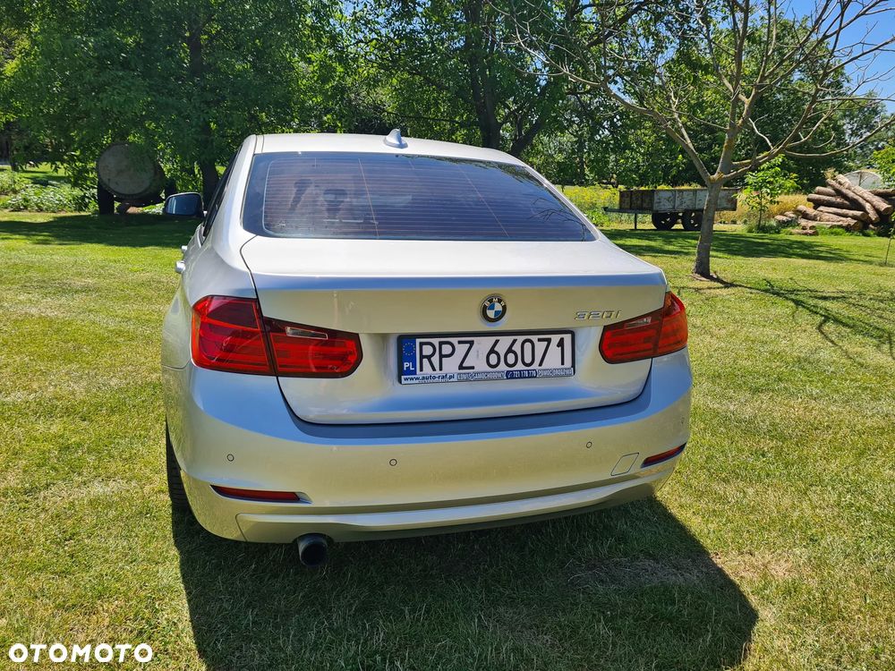 BMW Seria 3 - 10