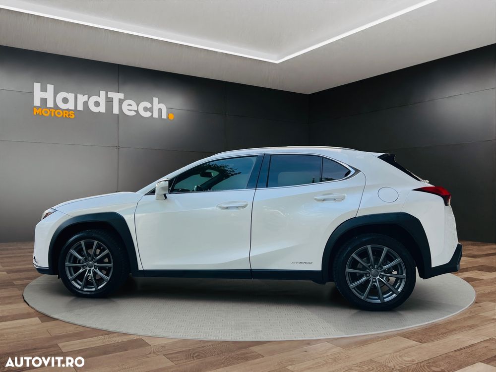 Lexus UX 250h FWD Executive - 8