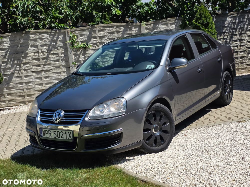 Volkswagen Jetta - 12