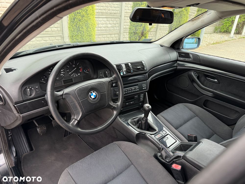 BMW Seria 5 520i - 20