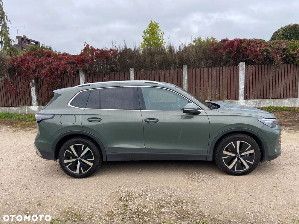 Volkswagen Tiguan - 1