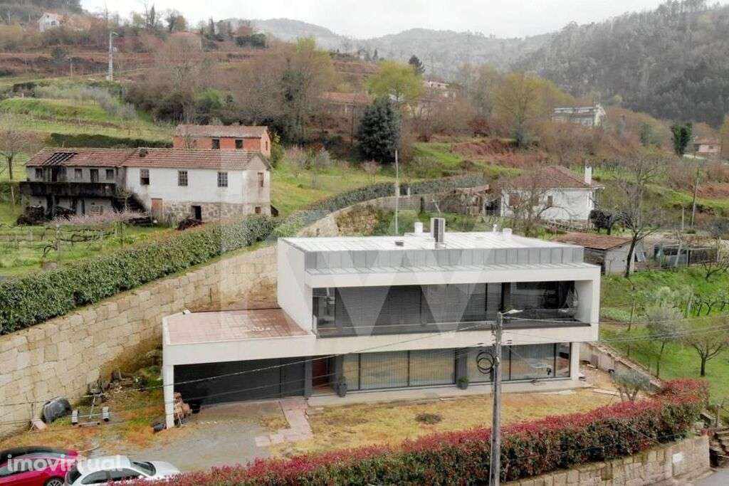 Moradia T3 de 2021 moderna próximo á barragem de carrapatelo em Cinfãe - Grande imagem: 2/7