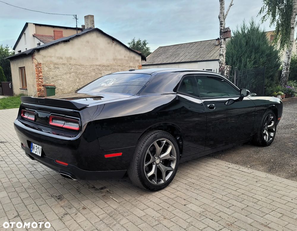 Dodge Challenger - 4