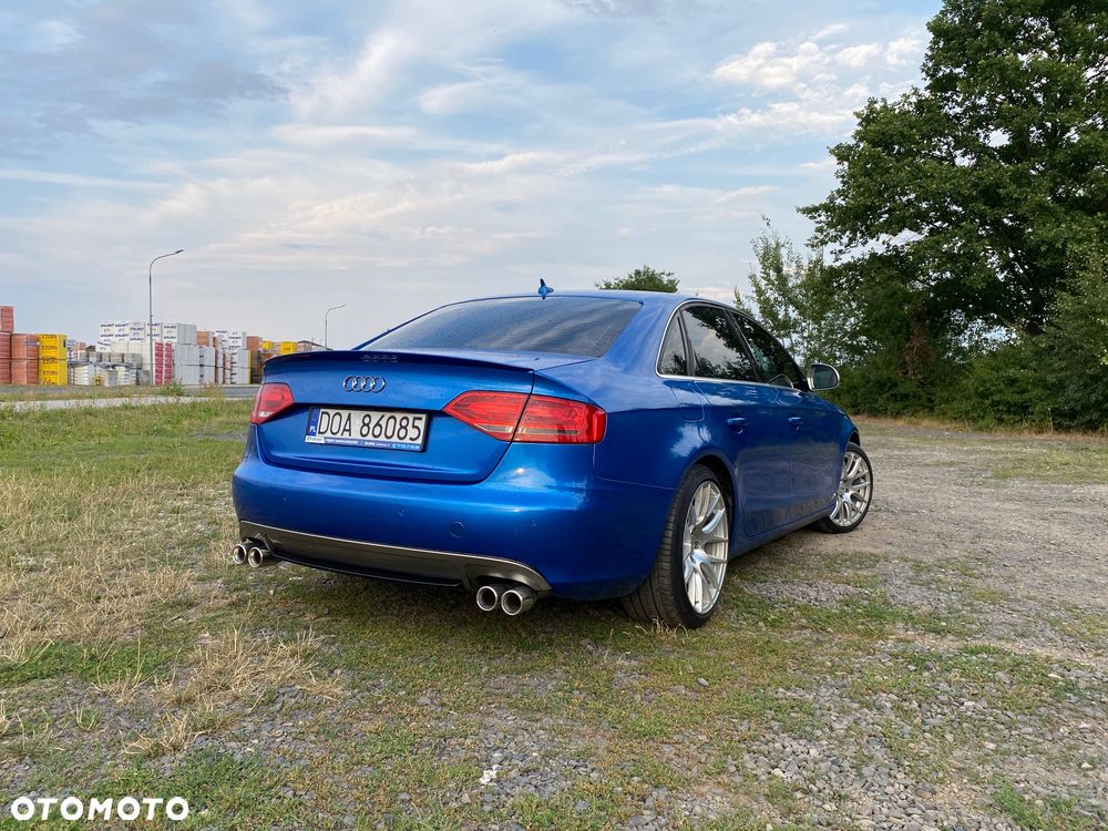 Audi A4 Limousine - 3