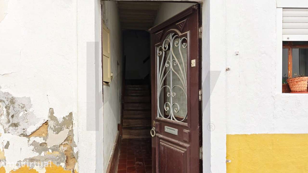 Moradia Tradicional com 338m2 para recuperar com Elevado Potencial no - Grande imagem: 3/60