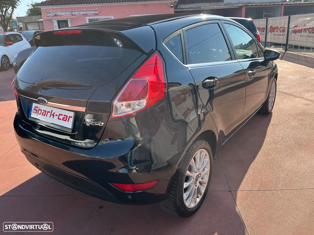 Ford Fiesta 1.0 EcoBoost S&S TITANIUM - 5