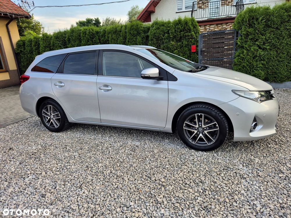 Toyota Auris 1.6 Valvematic Executive - 14