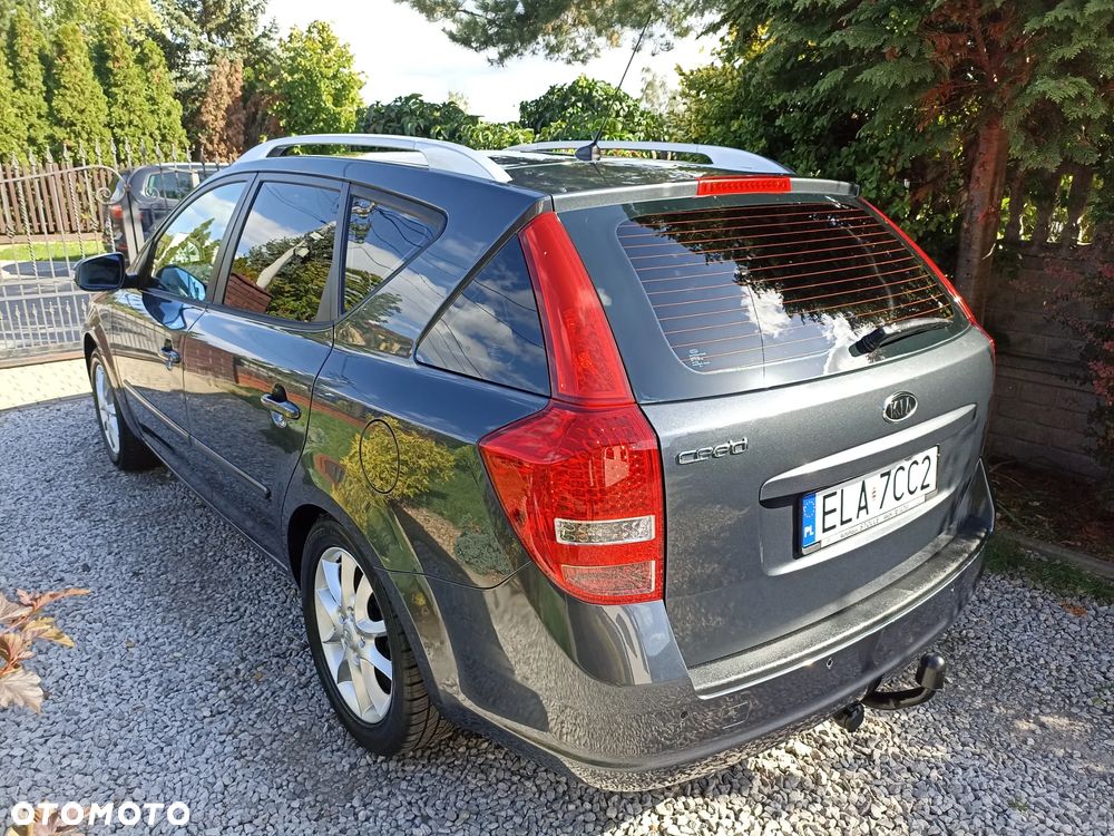 Kia Ceed - 13