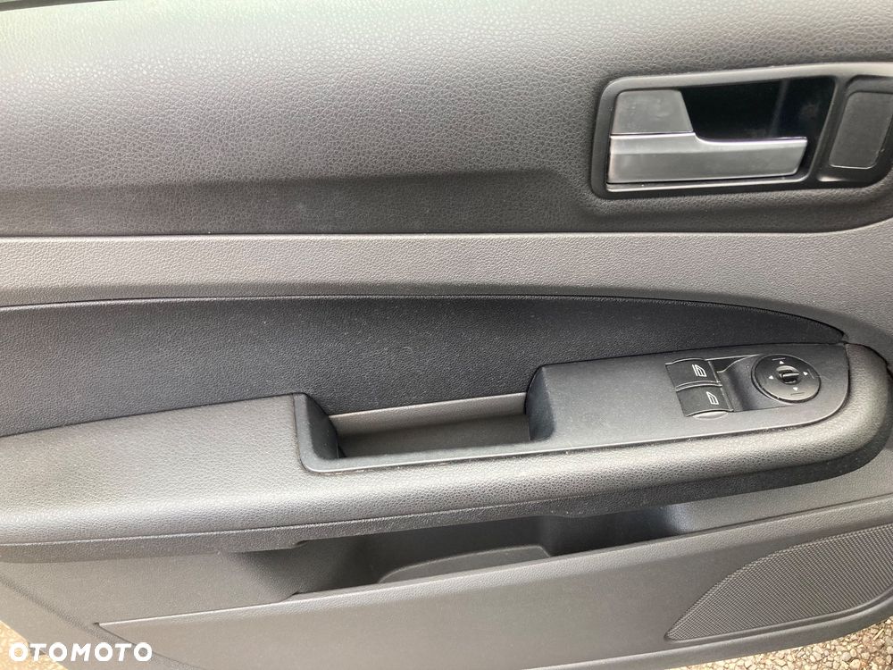 Ford Focus 1.6 16V Ambiente - 8