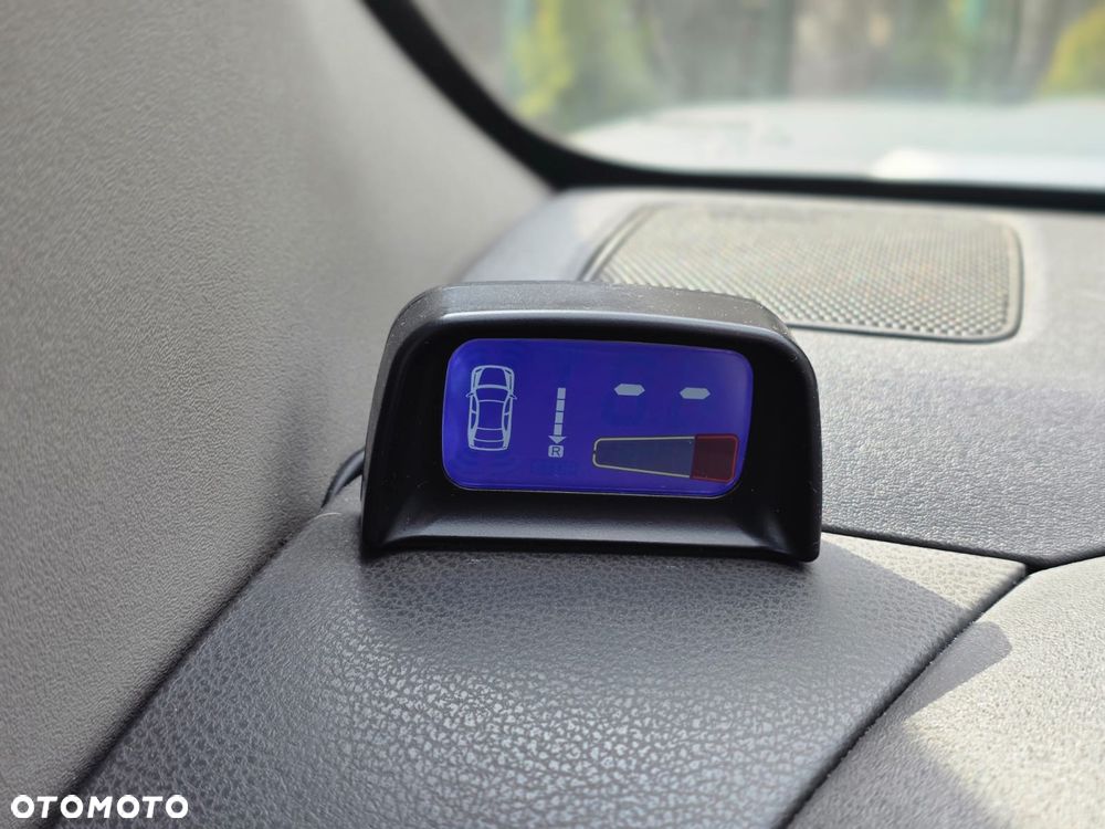 Nissan Pathfinder 4.0 V6 LE - 23