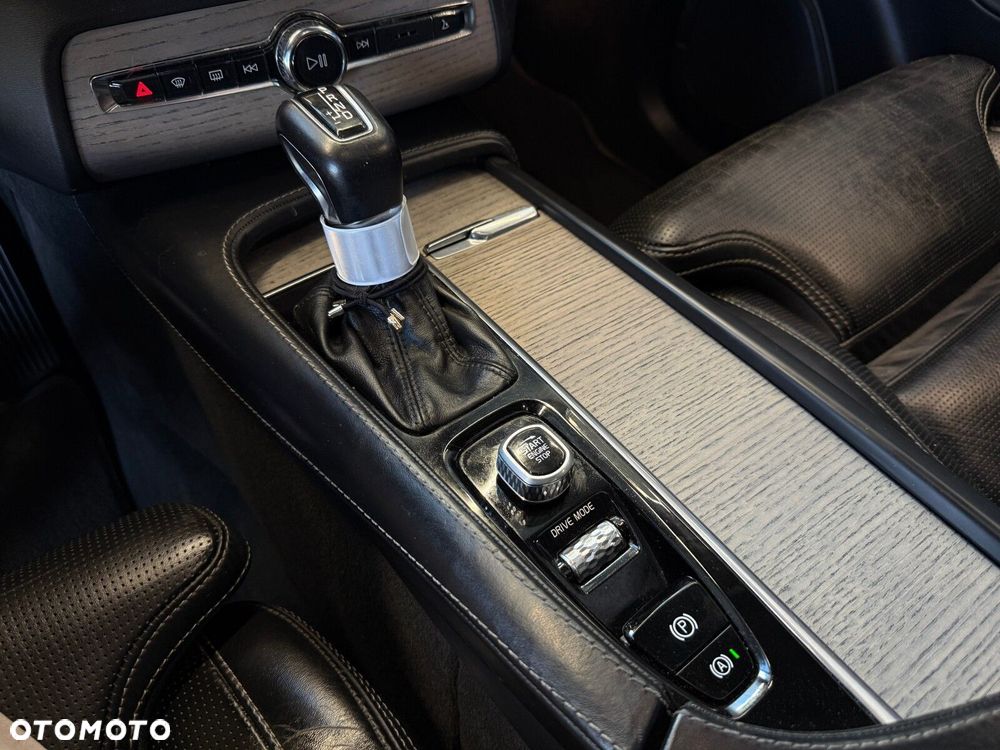 Volvo XC 90 - 29