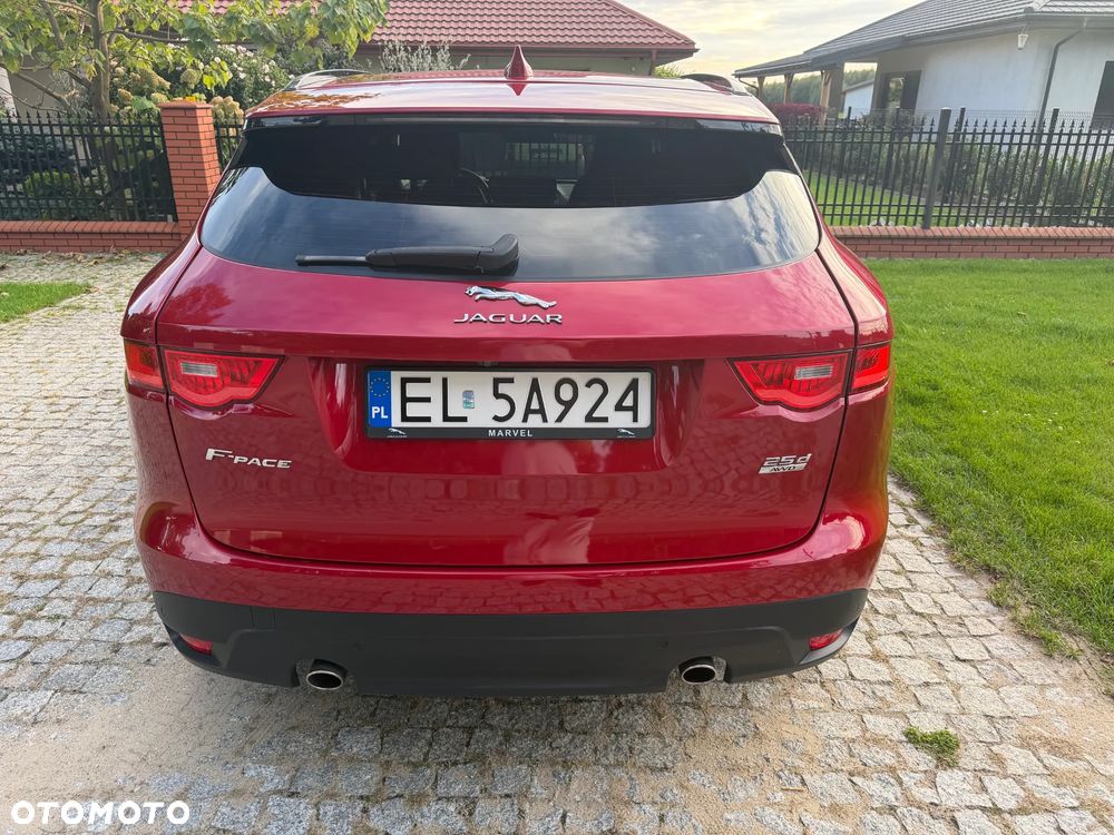 Jaguar F-Pace - 5