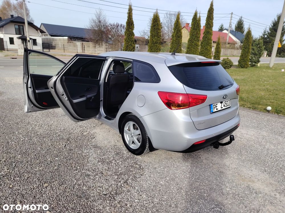 Kia Ceed 1.6 GDI Dream Team Edition - 11