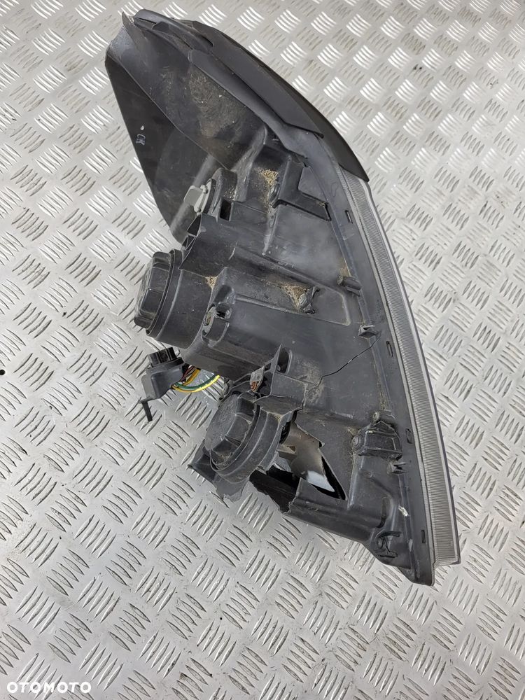 Hyundai H350 Lampa Lewa Prawa Przód - 9