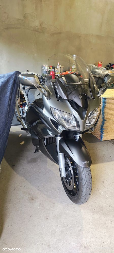 Yamaha FJR - 12
