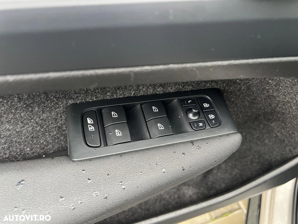 Volvo XC 40 B3 AT FWD MHEV Core - 19