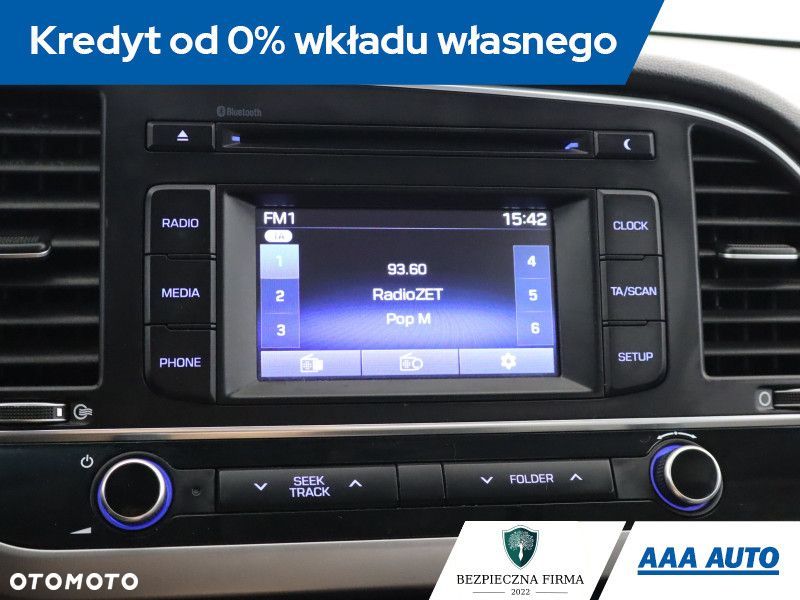 Hyundai Elantra - 14