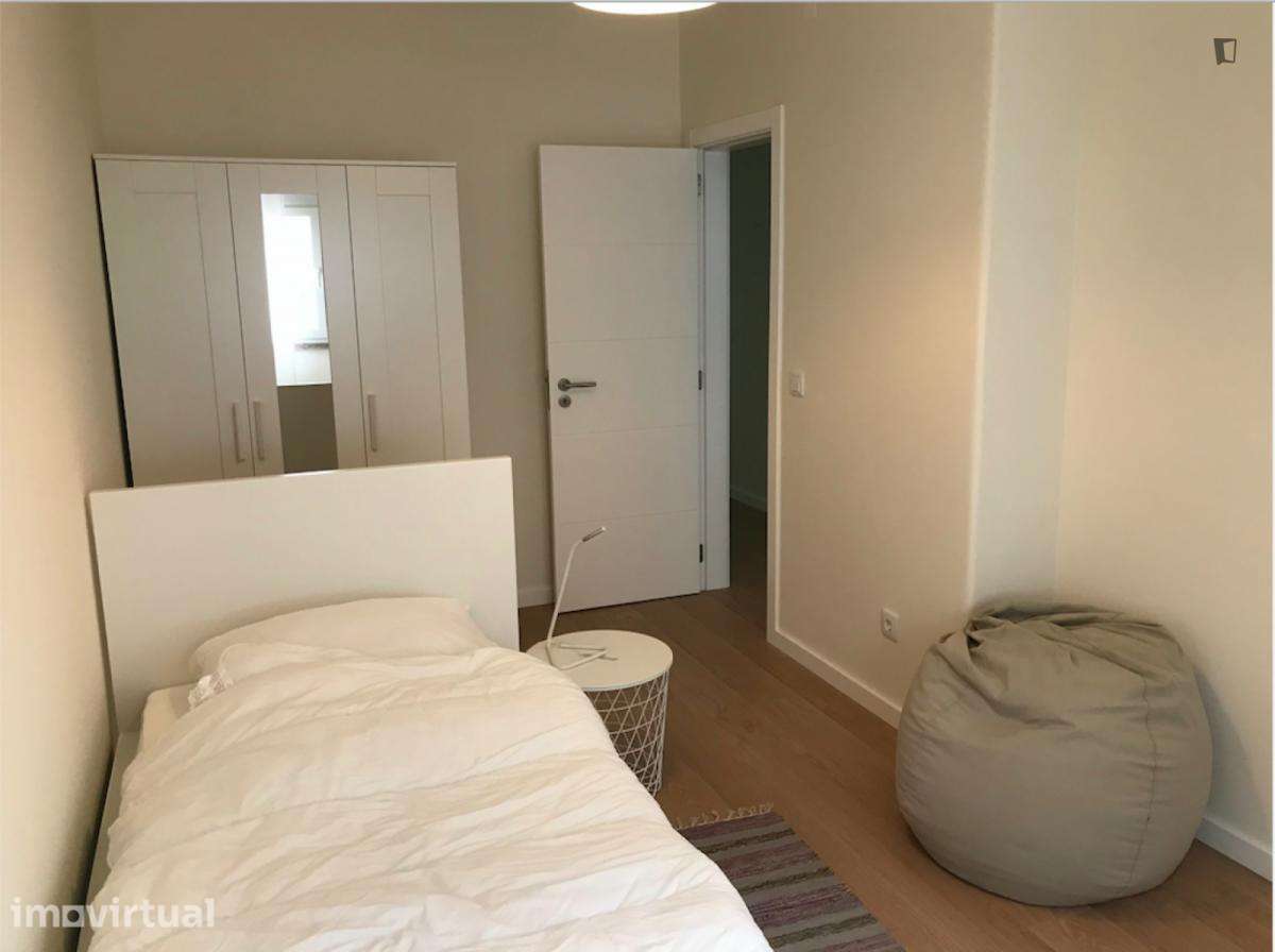 Quarto - localizado em Parque das Nações Lisbon - Grande imagem: 2/7