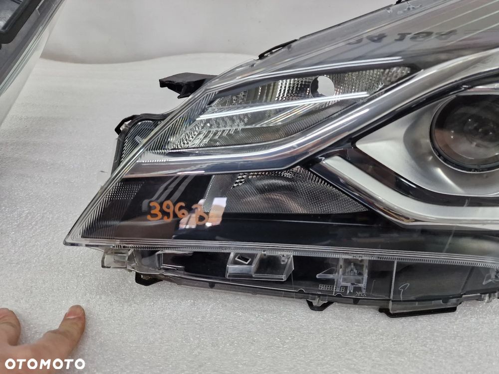 TOYOTA YARIS III 3 LIFT 17- PRAWA LAMPA PRZEDNIA PRZÓD SOCZEWKA , NR AUKCJI LA396 - 18