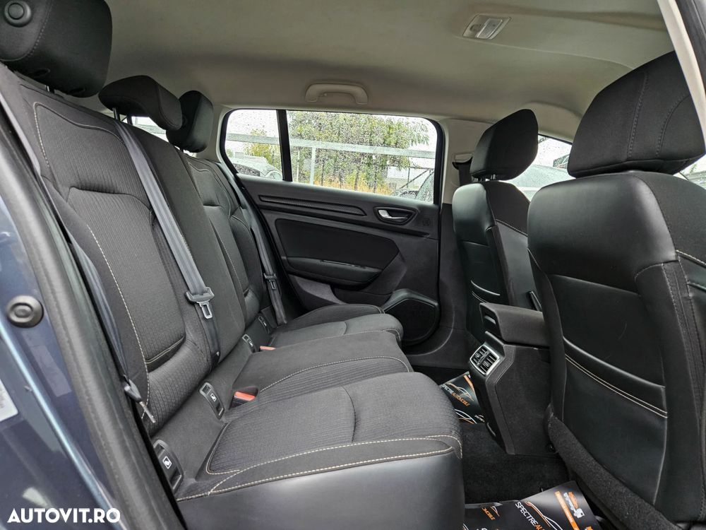 Renault Megane Blue dCi 116 EDC Zen - 11