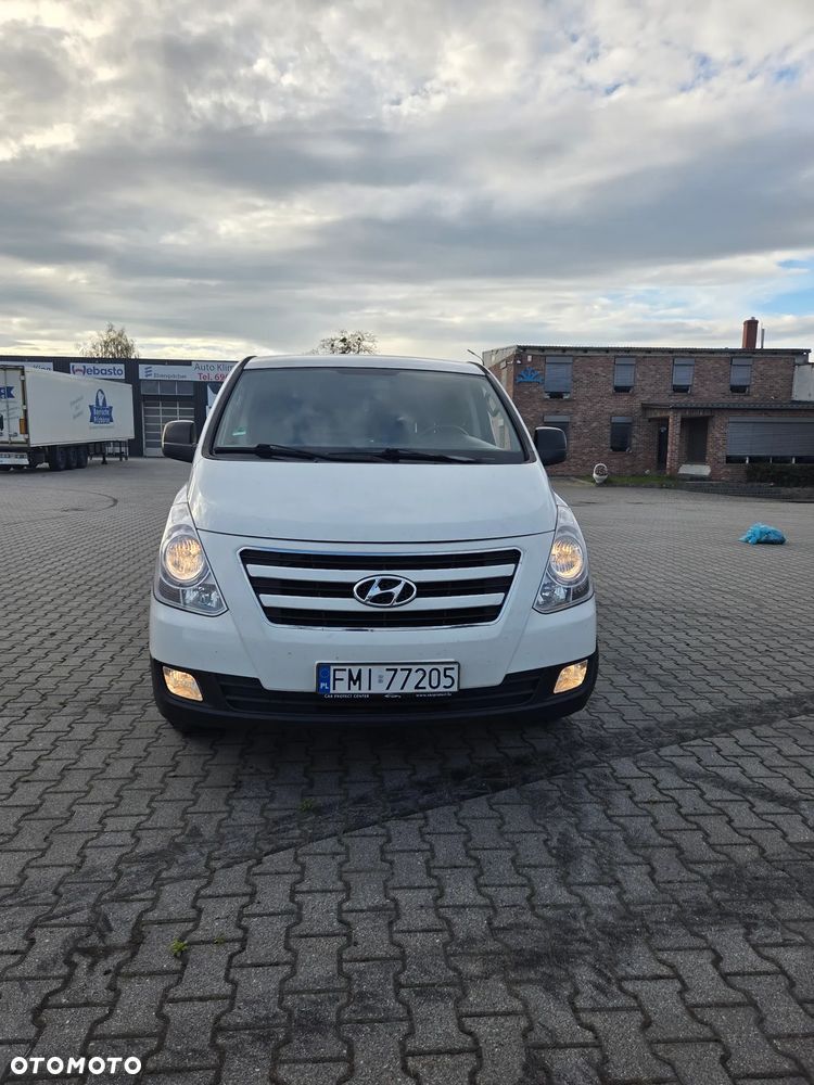 Hyundai H-1 Starex - 2