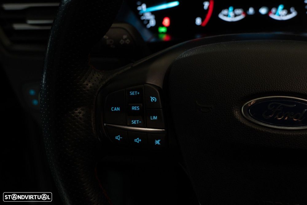 Ford Focus SW 1.5 TDCi EcoBlue ST-Line - 44