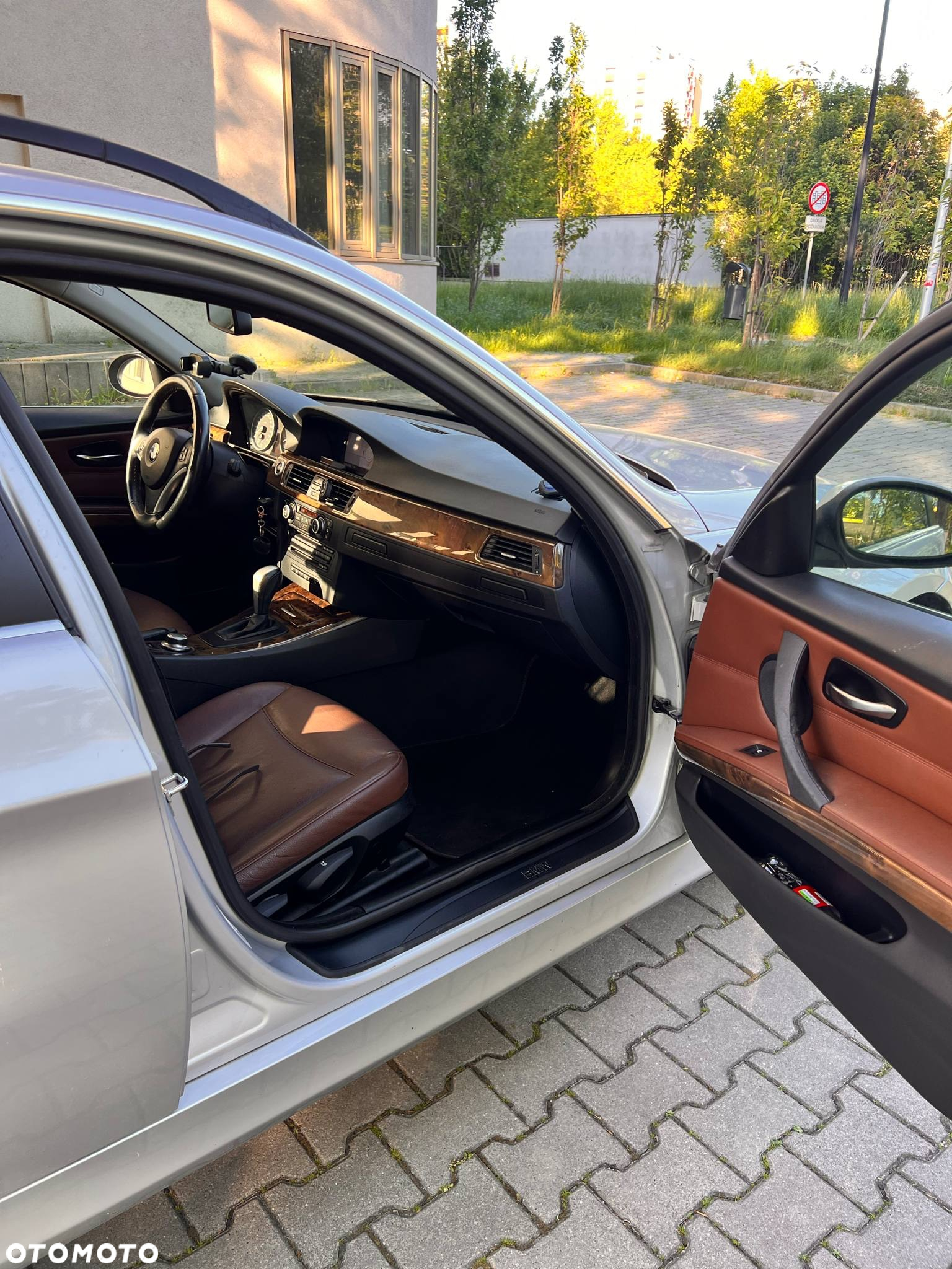 BMW Seria 3 325i xDrive Touring - 32