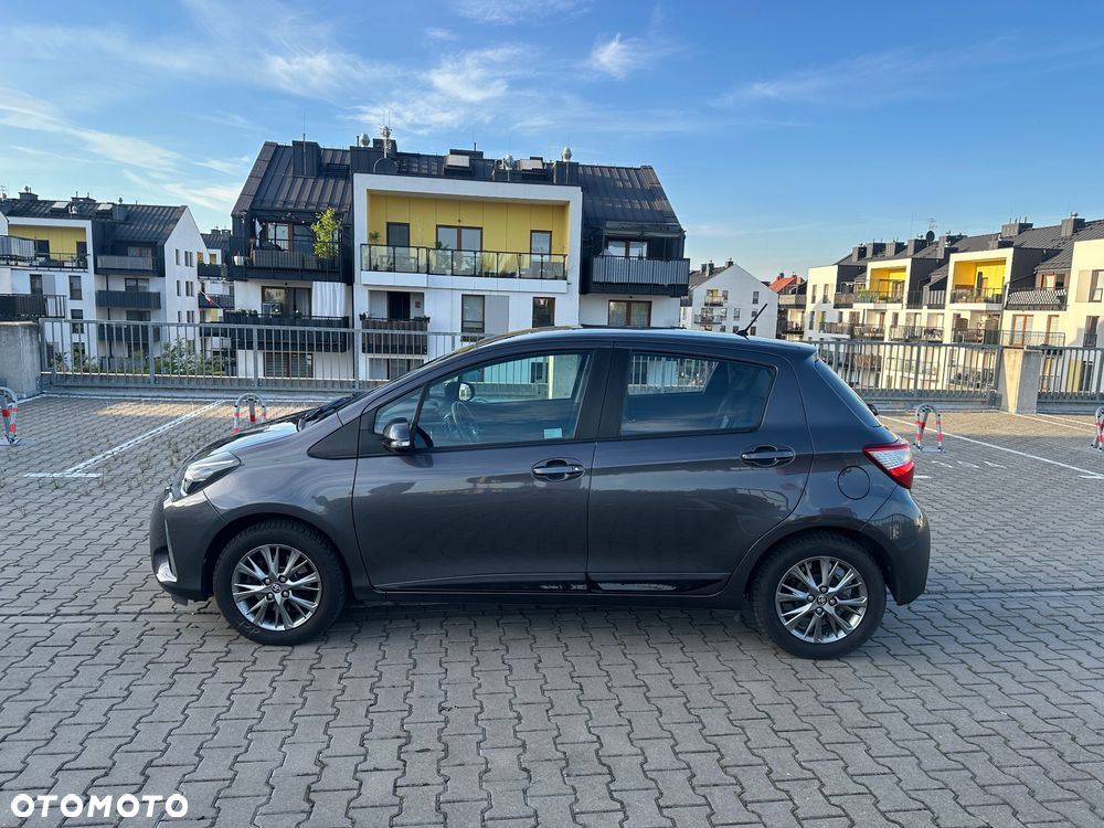 Toyota Yaris 1.5 Premium - 4