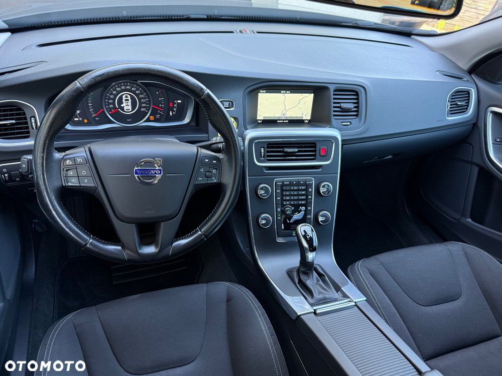Volvo V60 D2 Drive-E Momentum - 8