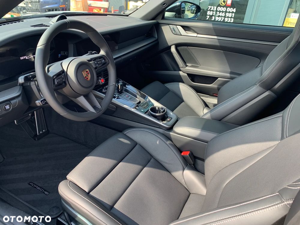 Porsche 911 Carrera PDK - 12