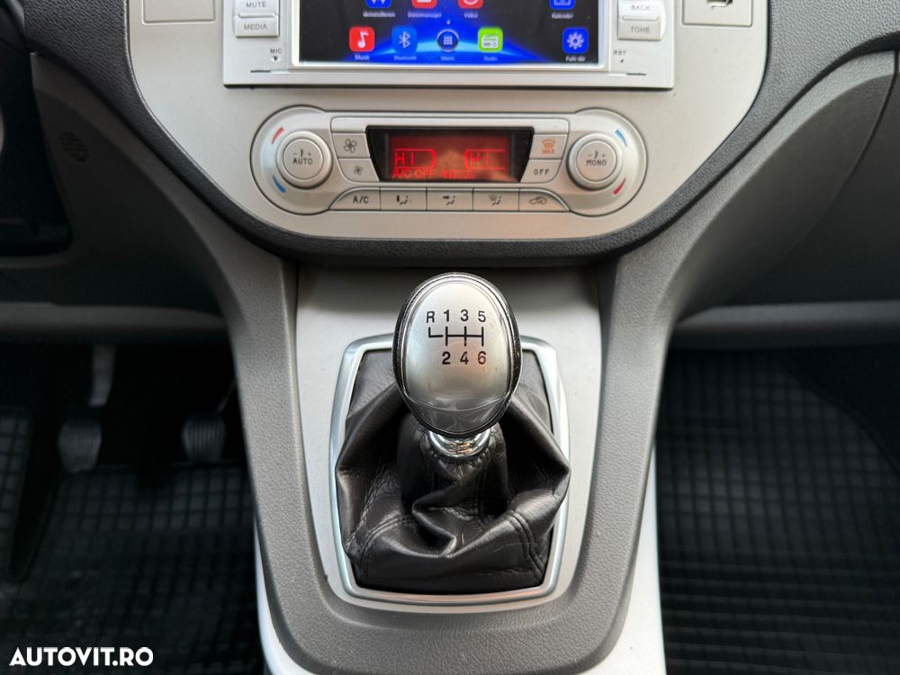 Ford Kuga 2.0 TDCi 4x4 Titanium - 14