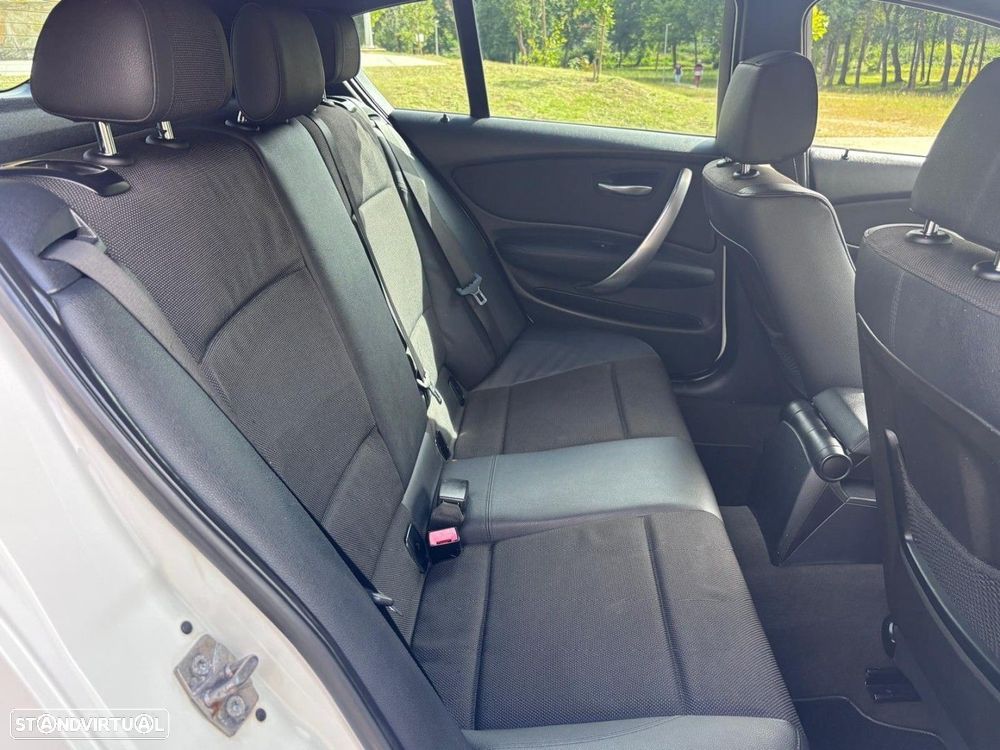 BMW 118 d Pack M - 14
