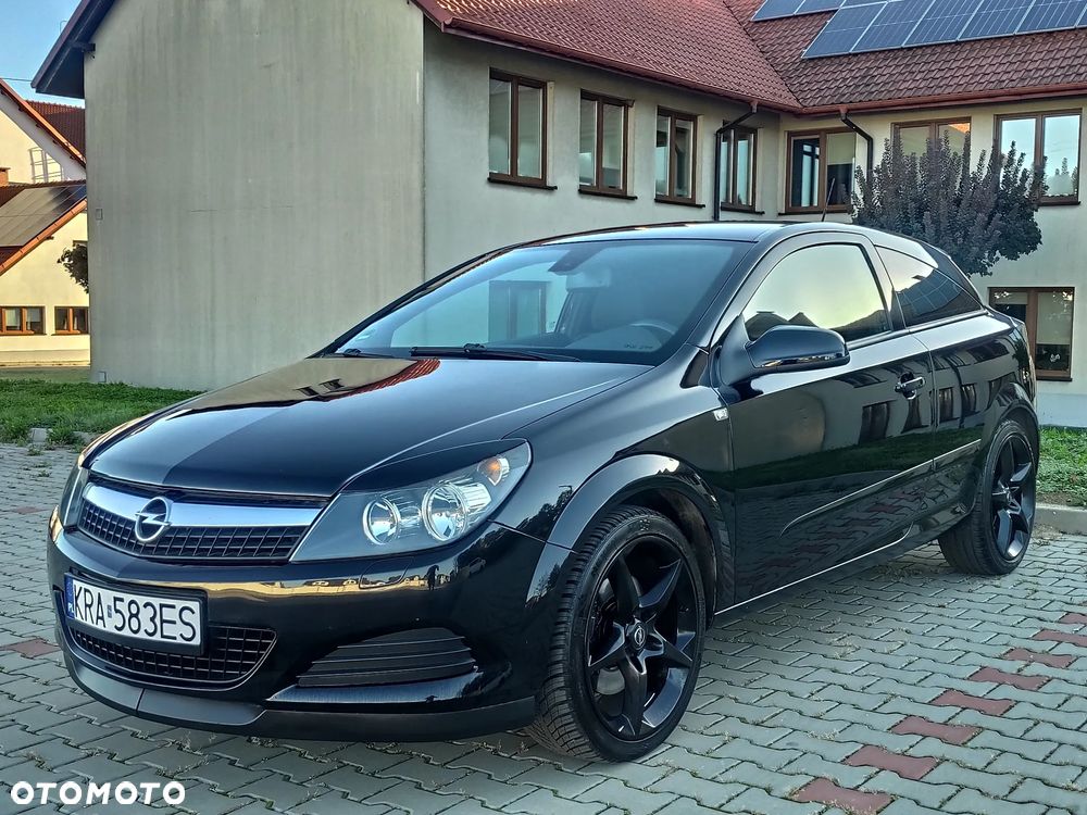Opel Astra GTC 1.6 Turbo Sport - 2
