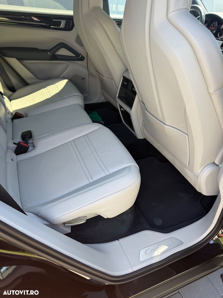 Porsche Cayenne Coupe Standard - 11