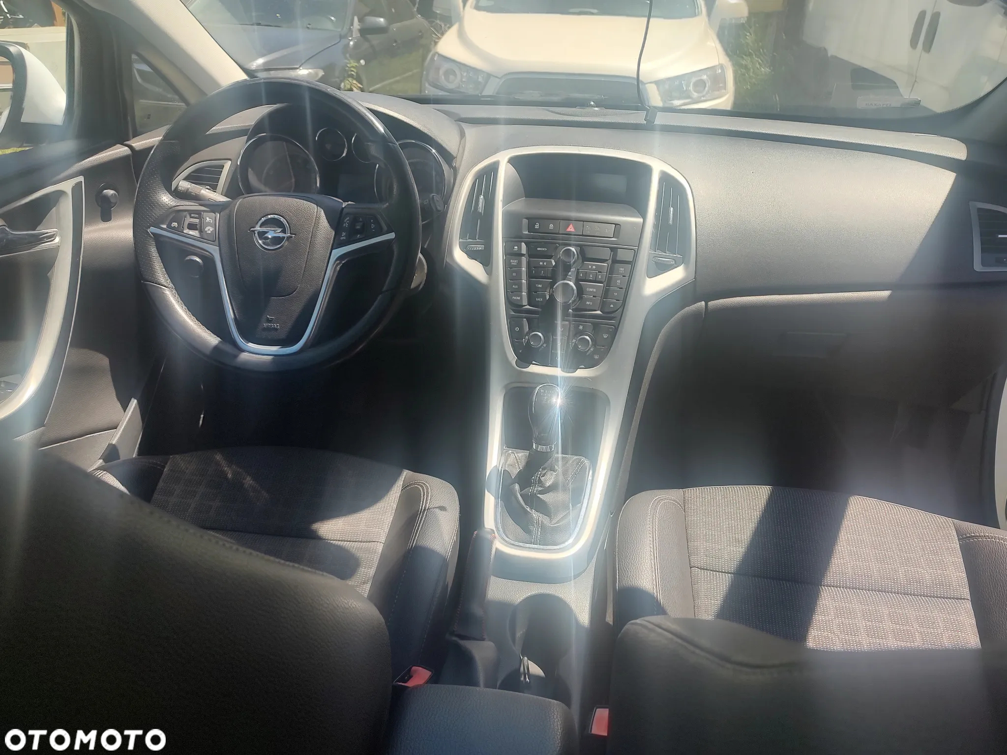 Opel Astra IV GTC 1.4 T Sport - 2