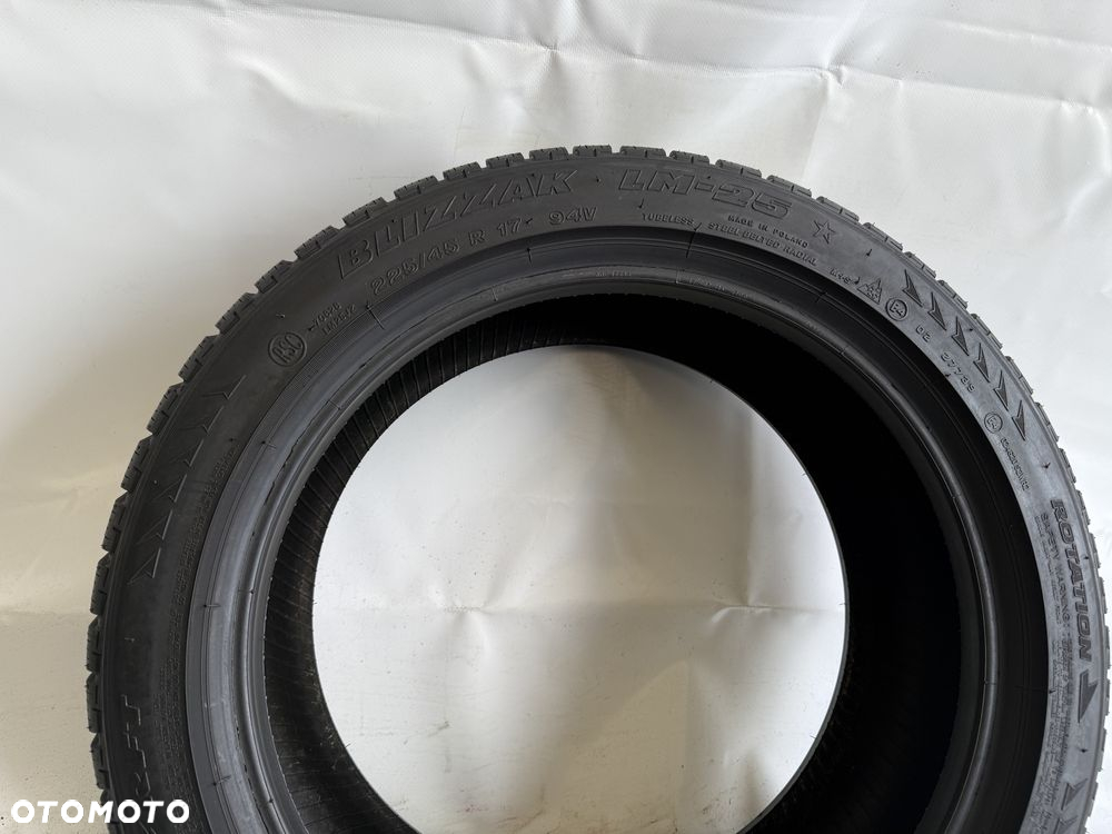 225/45/17 Bridgestone Blizzak LM-25 RSC 2018R (337) - 2