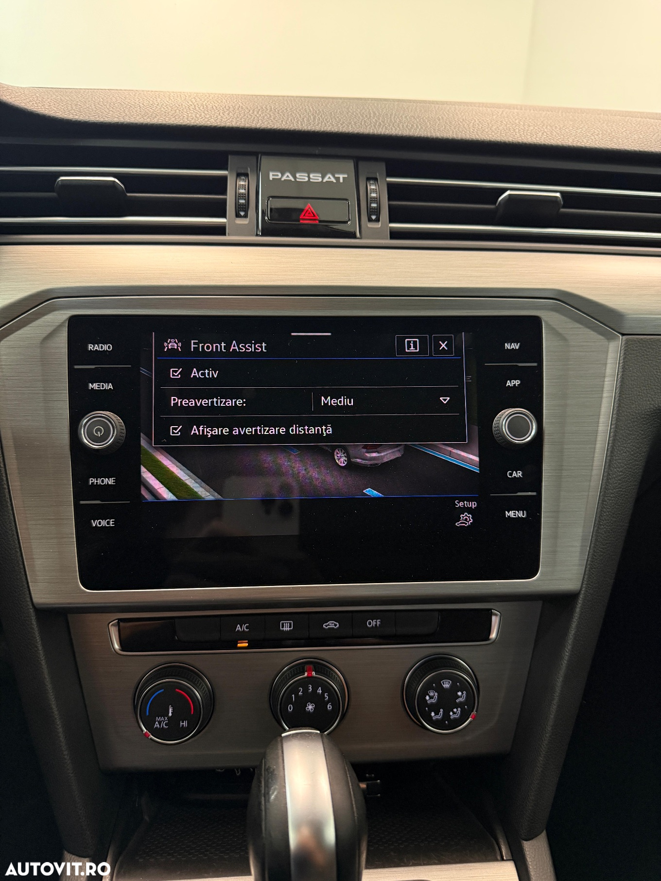 Volkswagen Passat 2.0 TDI DSG Advance - 24