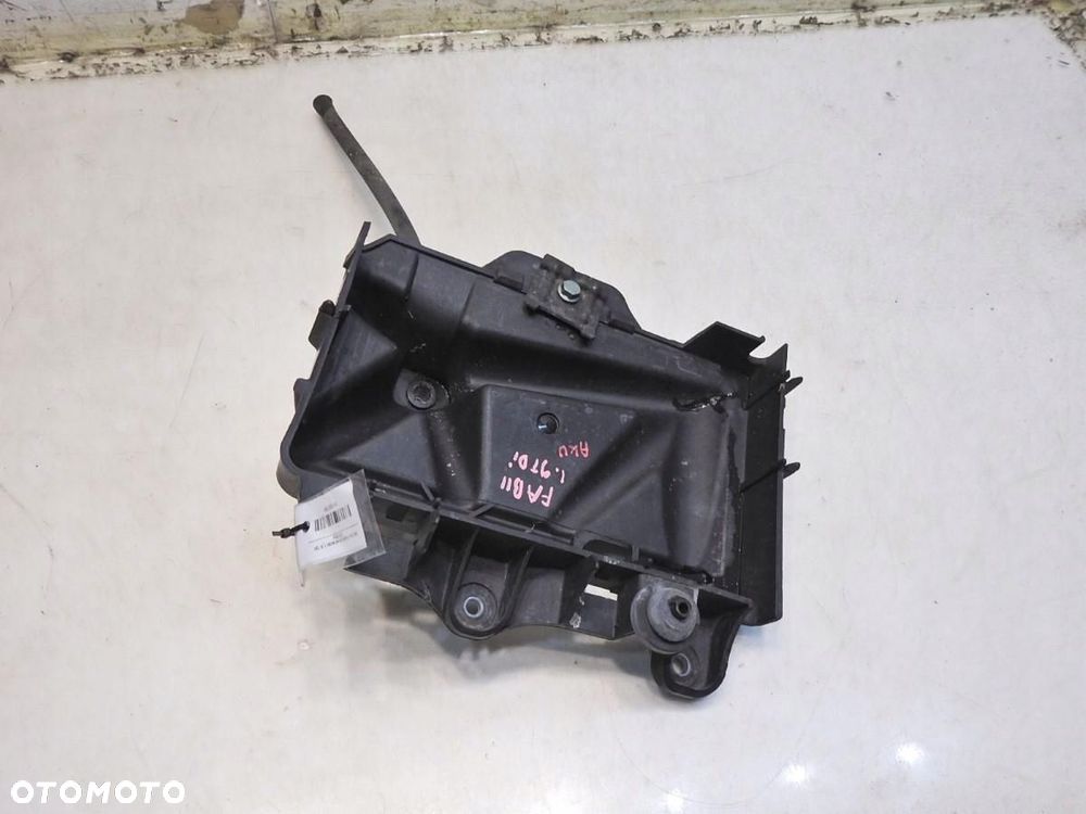 PODSTAWA AKUMULATORA SKODA FABIA II 1.9 TDI 6R0915331 - 6