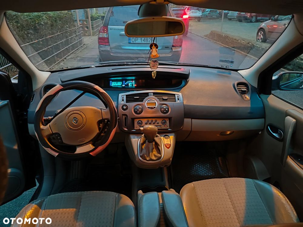 Renault Scenic - 10
