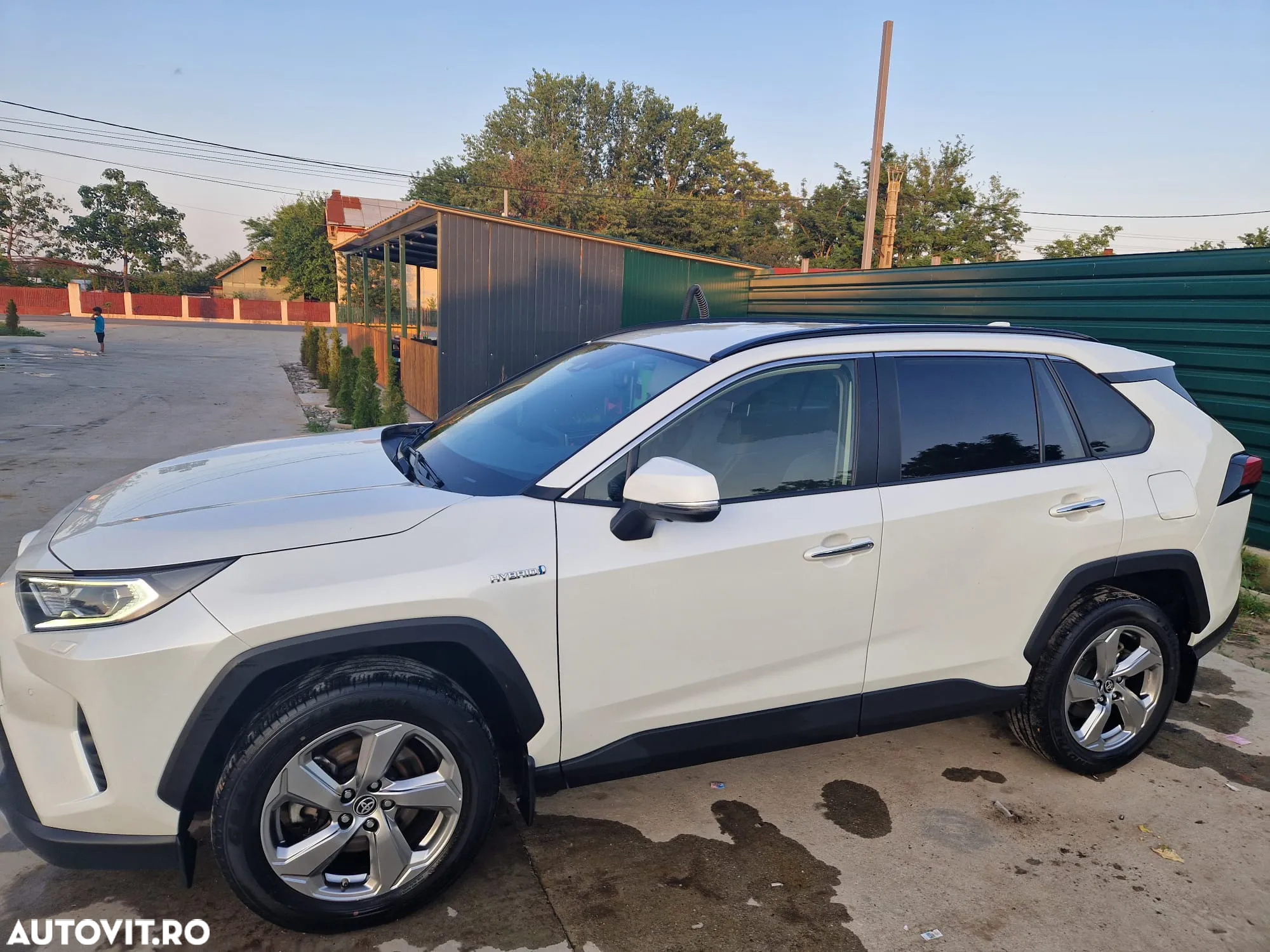 Toyota RAV4 2.5 Hybrid VVT-iE 4x4 Luxury - 3