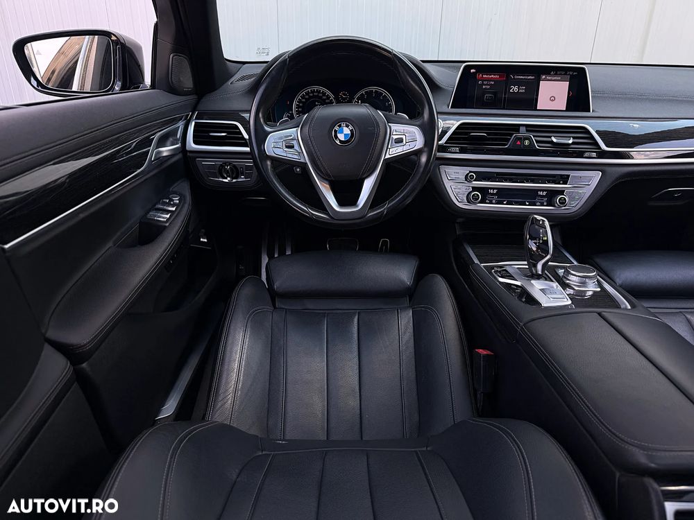 BMW Seria 7 740Li - 21
