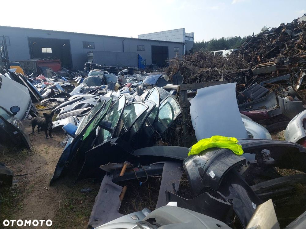 KOMPLETNY TYŁ KLAPA BAGAŻNIKA ZDERZAK TYŁ LAMPY AUDI A3 8P 3D LZ7L - 14