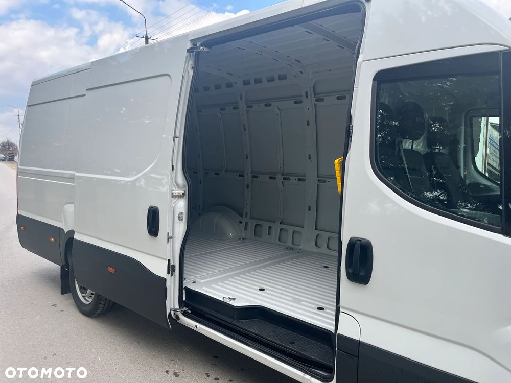 Iveco DAILY 35s18 (fabrycznie nowy) - 12