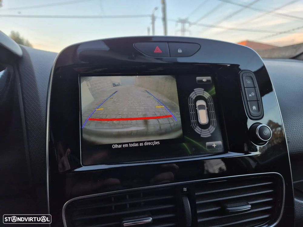 Renault Clio Sport Tourer - 24